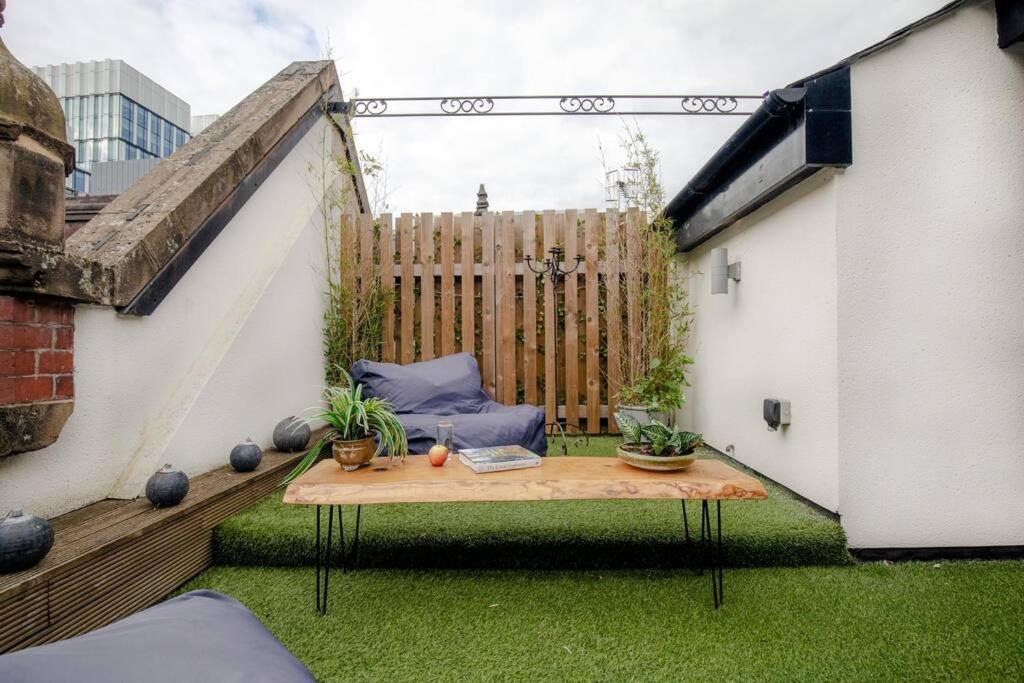 City Superhost: Luxury Deansgate Townhouse - Manchester — Photos 3
